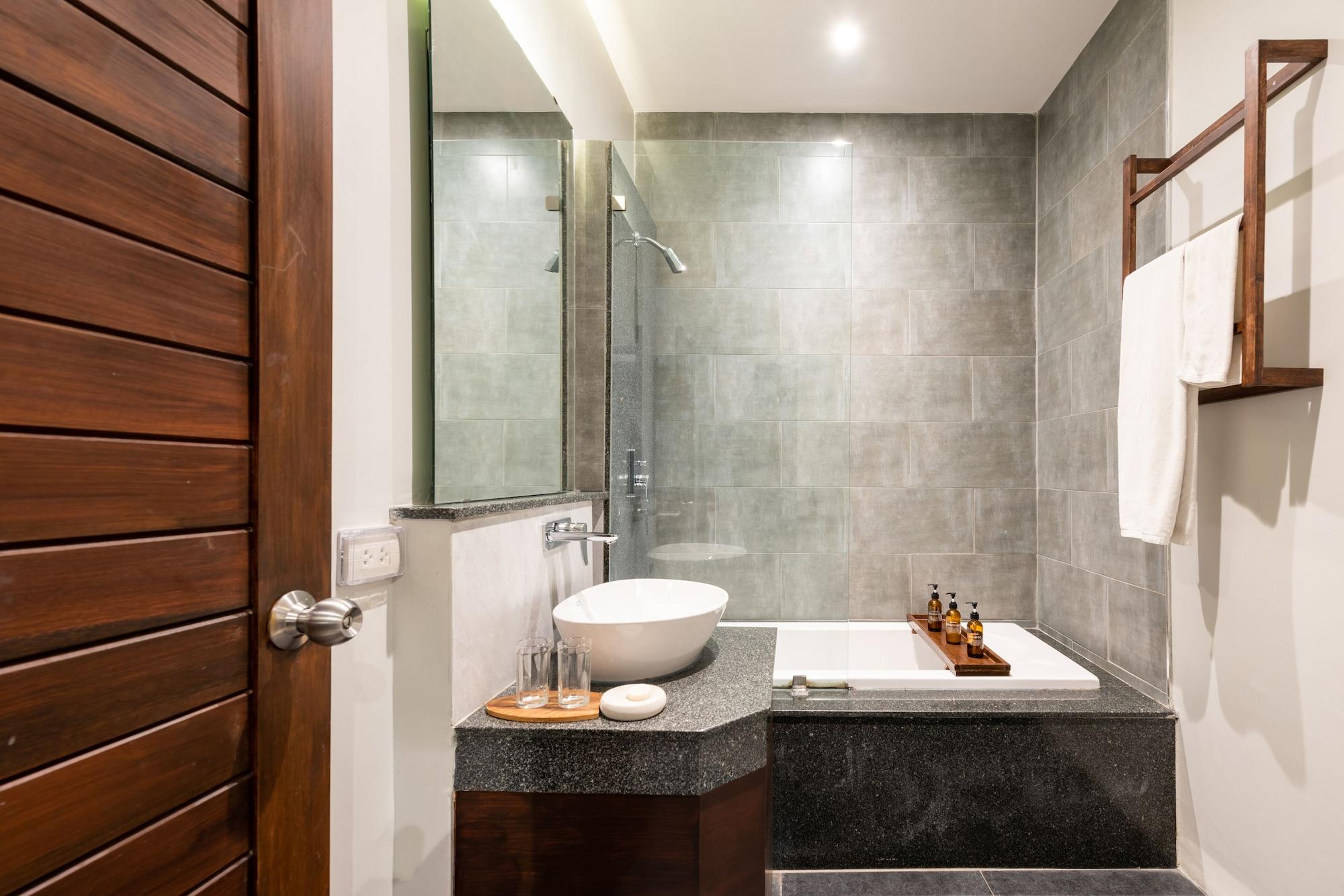 Cherlock Hotel Chiang Mai Ngoại thất bức ảnh